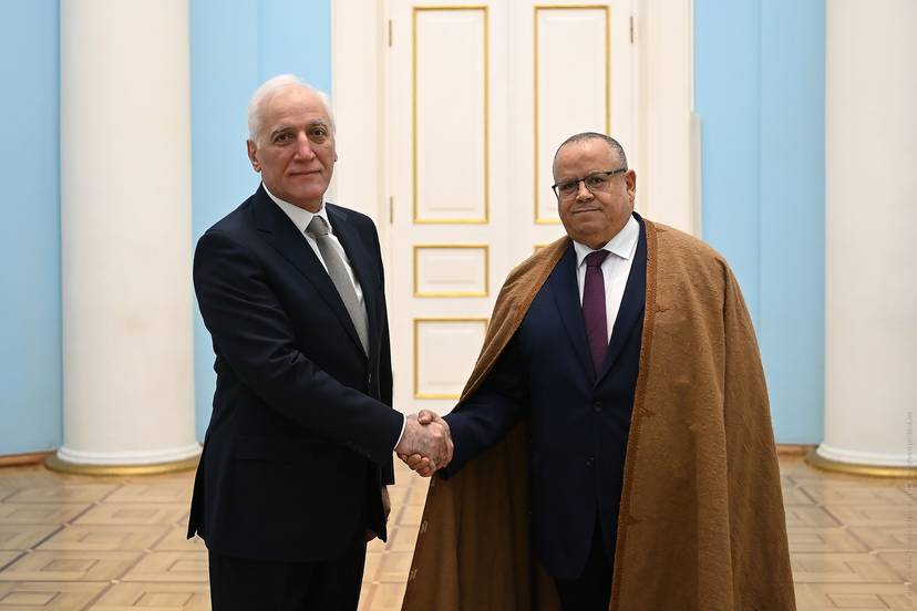 L'ambassadeur d'Algérie en Arménie a présenté ses lettres de créance au président Vahagn Khatchatourian